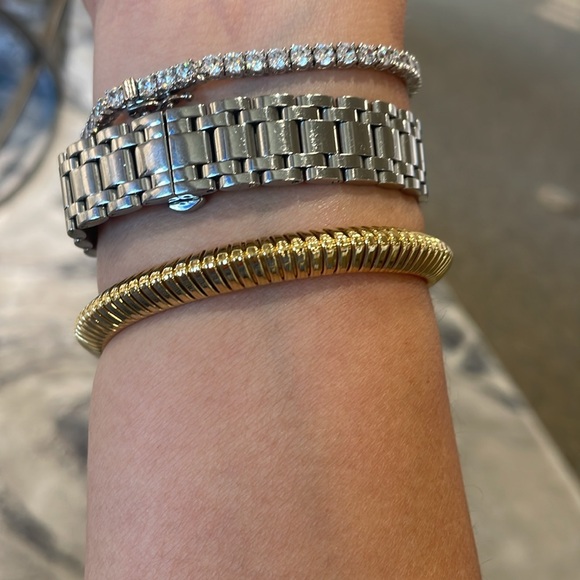 Afarin Collection Tubogas Diamond Bypass Cuff Bangle Bracelet in 18k - Picture 8 of 16